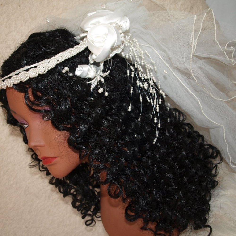 VEIL Cream Layers 2 short 1 long Medium Length(Elbow) USED ONCE